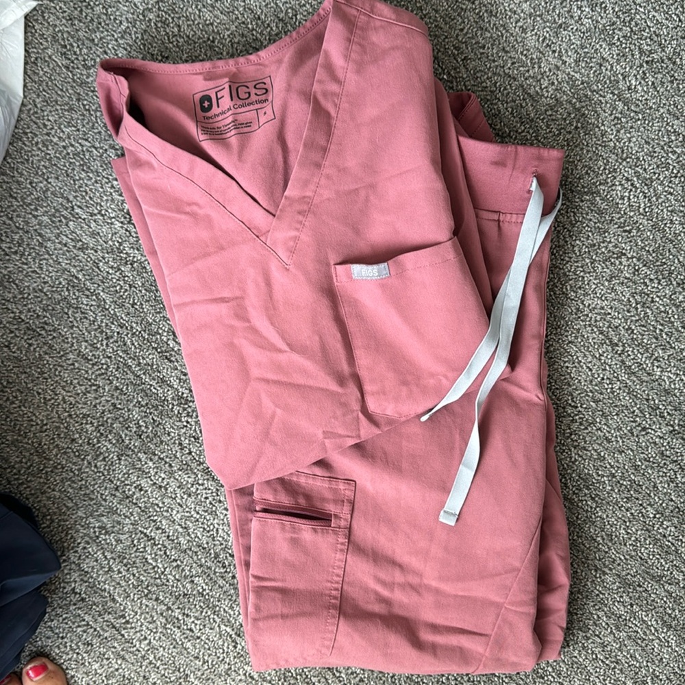 Figs scrubs